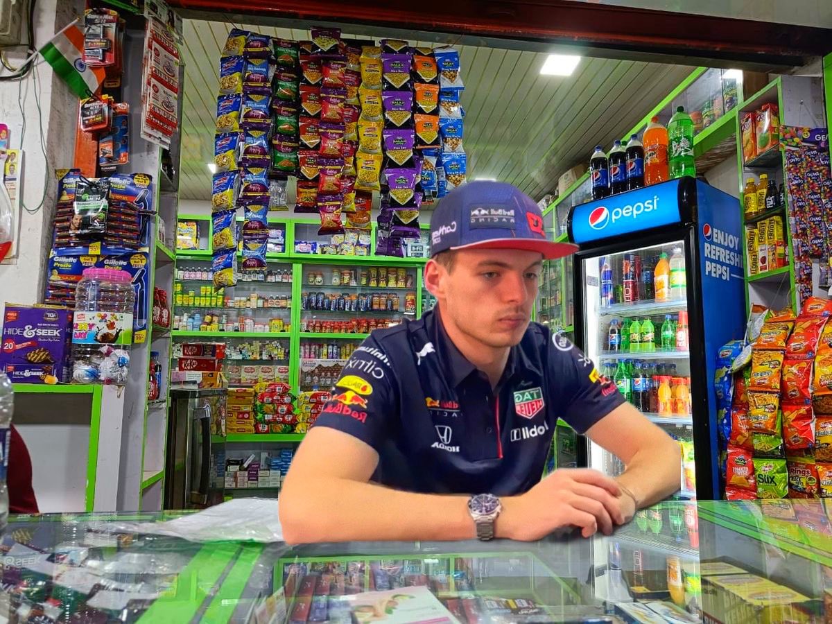 russpple's tweet photo. max verstappen ketika libur f1 https://t.co/3XJZCgzlpo