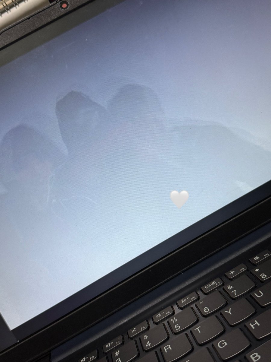 kabehoon's tweet photo. onting smoke pa, kita ko pa sila e https://t.co/FUh4DYdy6n