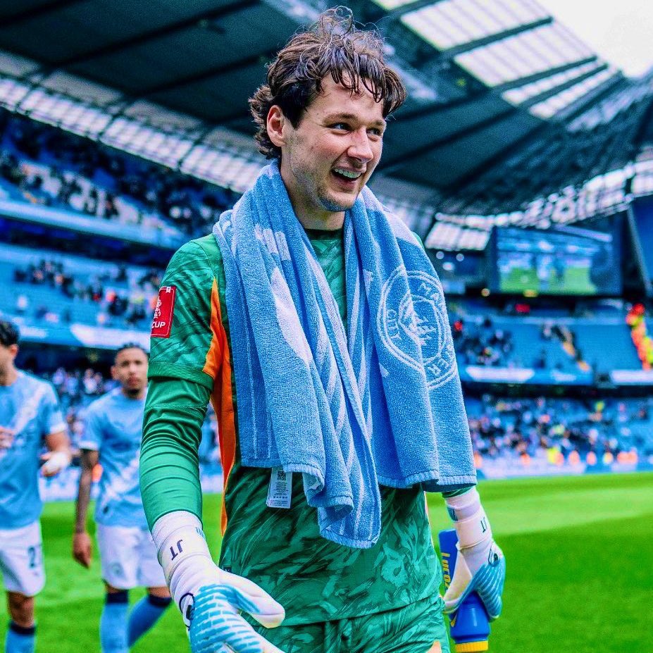 عمرو tweet media