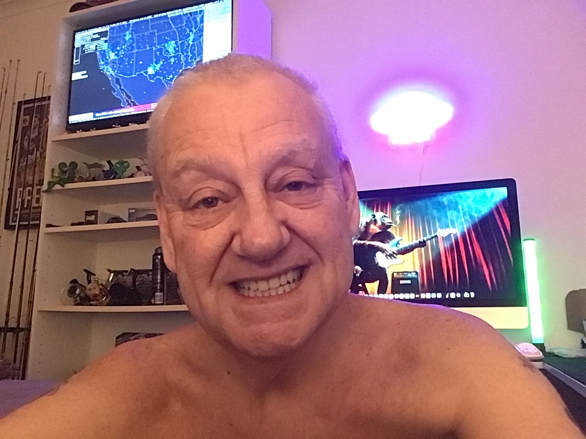 Christo Mac tweet media