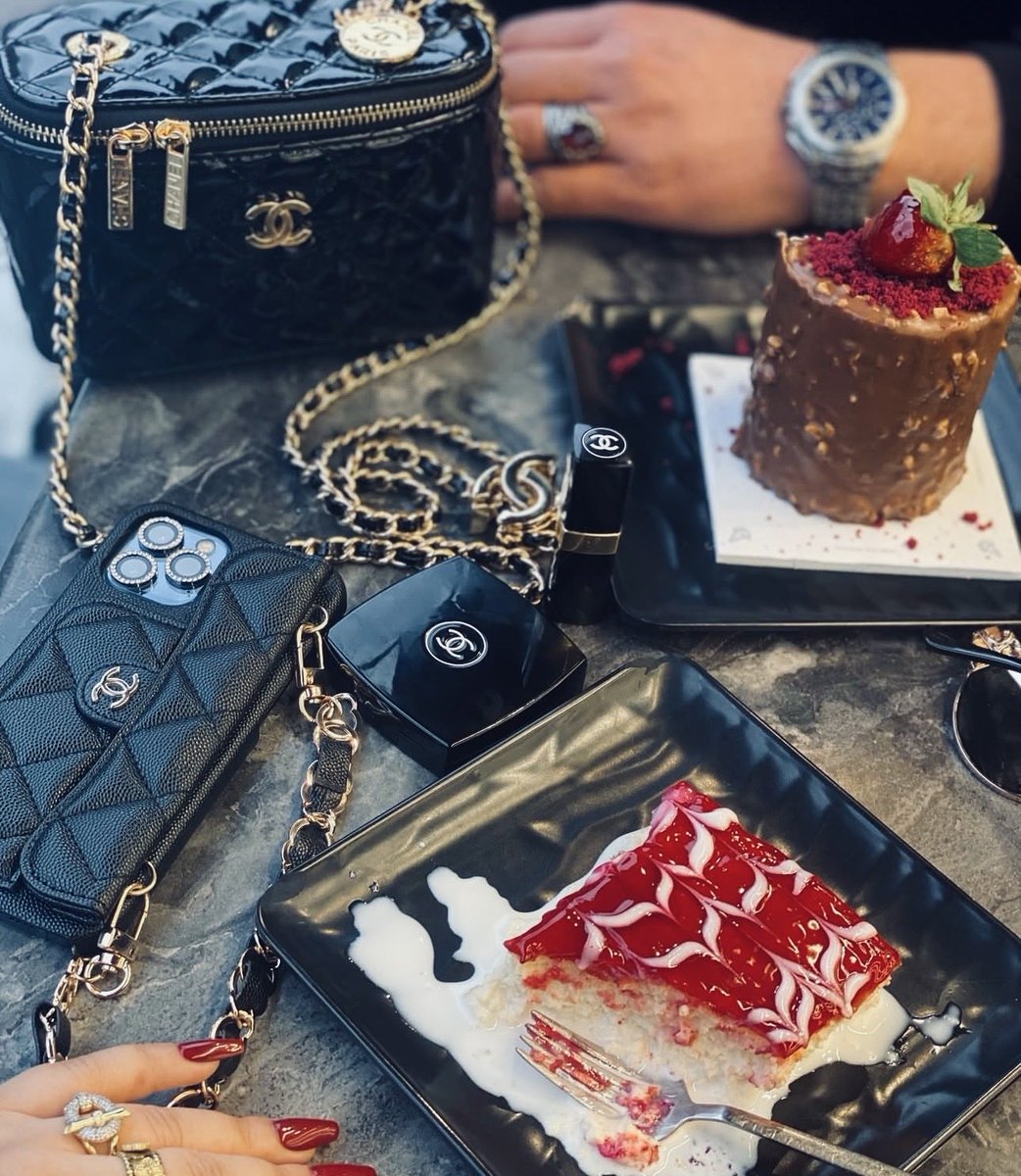 queen z. tweet media