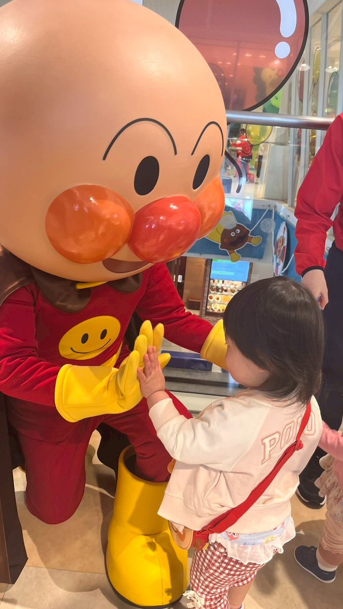 VioletPurple_OS's tweet photo. 娘、2歳になりました👏
アンパンマンミュージアムで大はしゃぎする娘ちゃん可愛すぎた🥰💕 https://t.co/2gWsYpMyR7