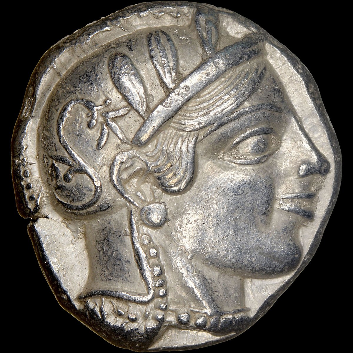 NGCcoin's tweet photo. Coin of the Day: For #ThrowbackThursday, here’s an Athens silver tetradrachm showing the goddess Athena and her owl. Bidding for it is already over $1,000 in a Heritage Auctions sale this month: https://t.co/Za4SBwRD8B https://t.co/sYYoSFeLNT
