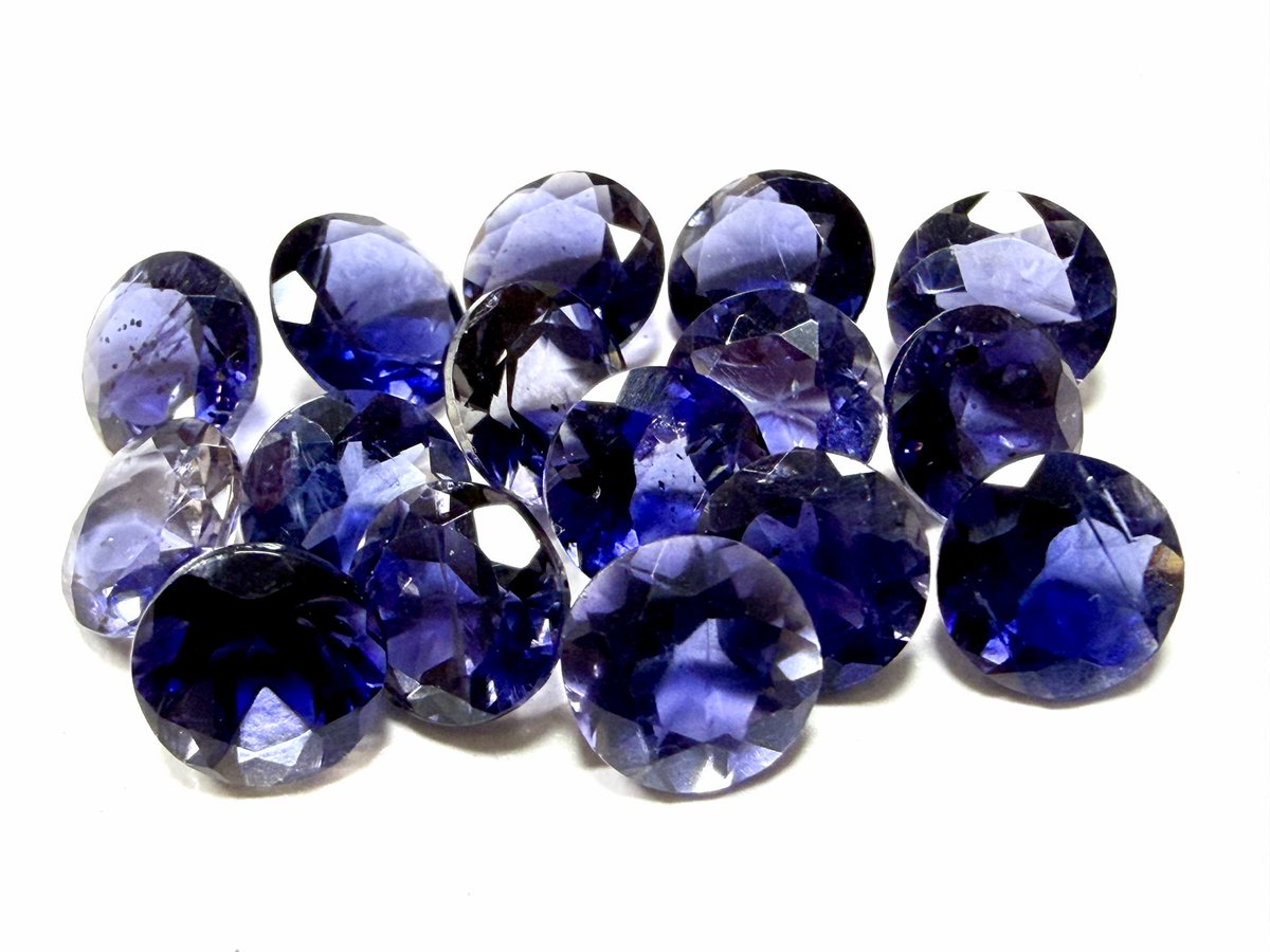 たからいしルース tweet media