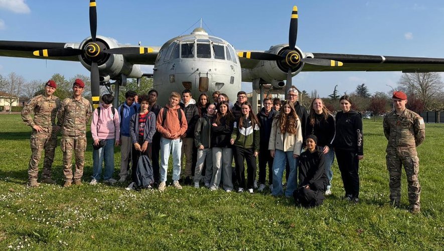 GregoryBaudouin's tweet image. 1er RCP La classe de défense découvre son unité marraine
Publié par Honneur et Patrie sur 9 Avril 2026, 11:25am

Catégories : #1er RCP, #Classe de défense

honneuretpatrie.over-blog.com/2026/04/1er-rc…