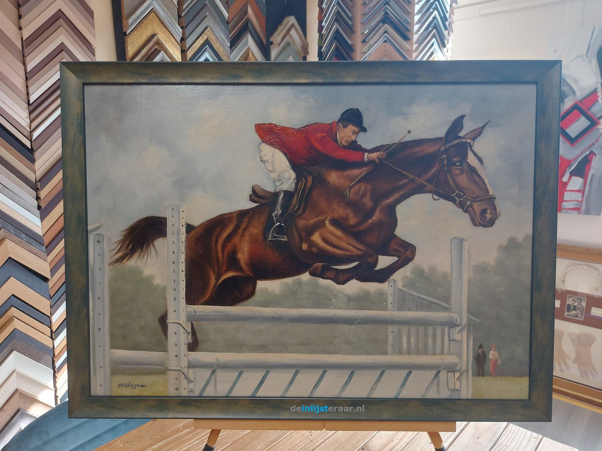 Kunstenaar Peter P. Stegman schilderde uiteenlopende onderwerpen en zijn werk verschijnt nog geregeld op veilingen. Voor dit paardensporttafereel zocht de klant een passende omlijsting.

#inlijsten #DeKwakel #Amstelveen #Uithoorn #Aalsmeer #Mijdrecht

deinlijsteraar.nl