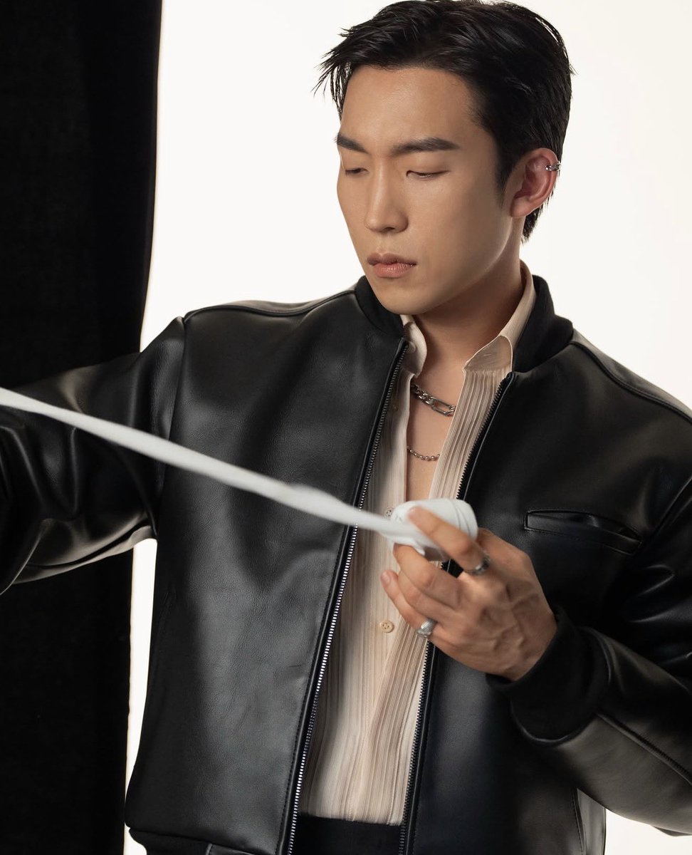 dolgolaeui's tweet photo. Lee Sang Yi #leesangyi #이상이 #bloodhounds #bloodhounds2 #goodboy #nogainnolove #spiceupourlove #mydemonkdrama #hanriverpolice #hometownchachacha #youthofmay #whenthecamelliablooms You can also follow Sang Yi’s official IG account - leesangyi_ https://t.co/zHtQy6HzAW