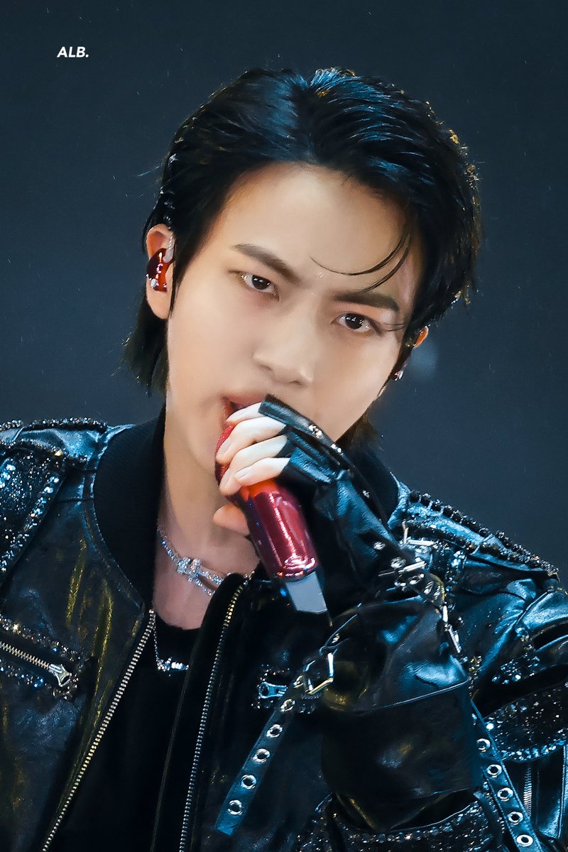 A LITTLE BRAVER 🐬 tweet media