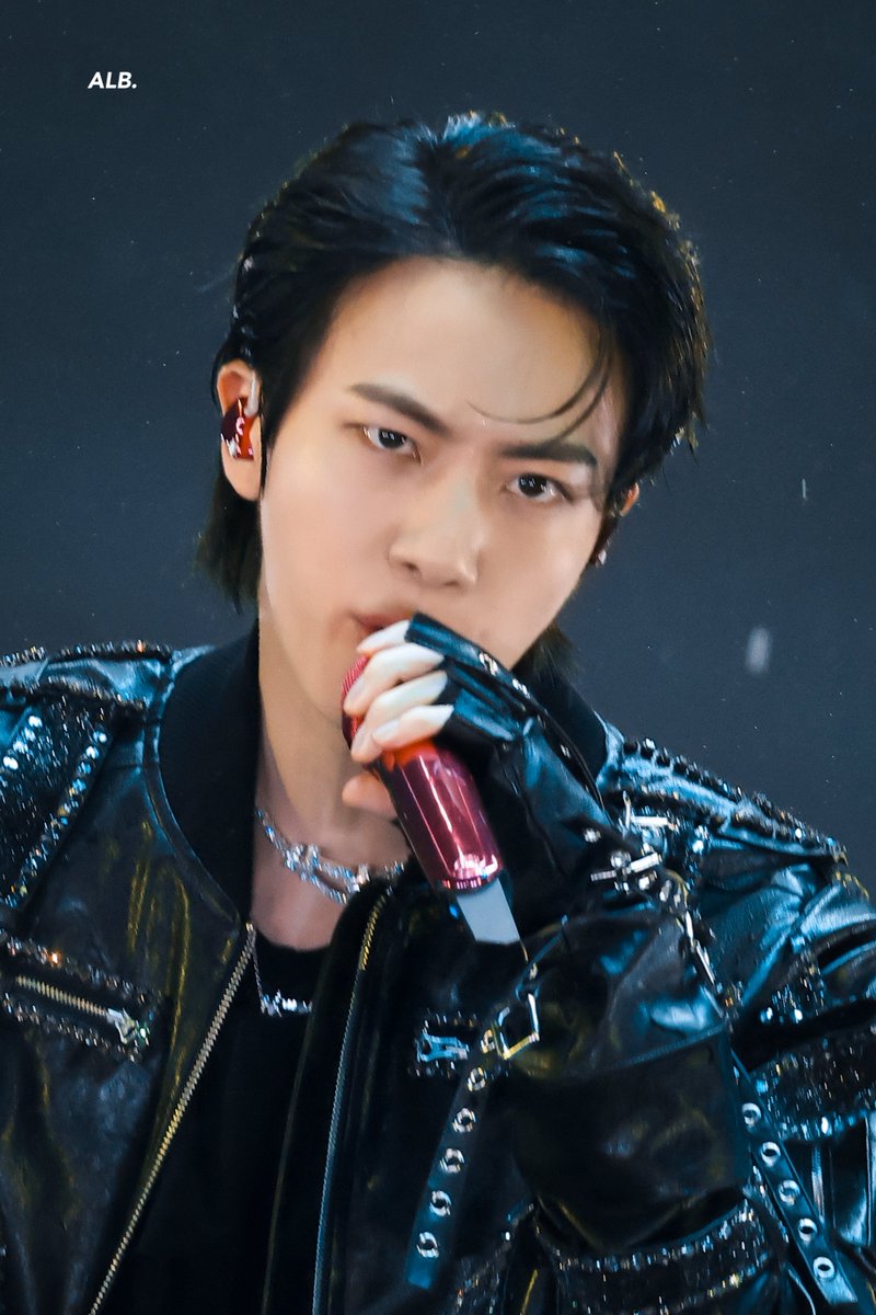 A LITTLE BRAVER 🐬 tweet media