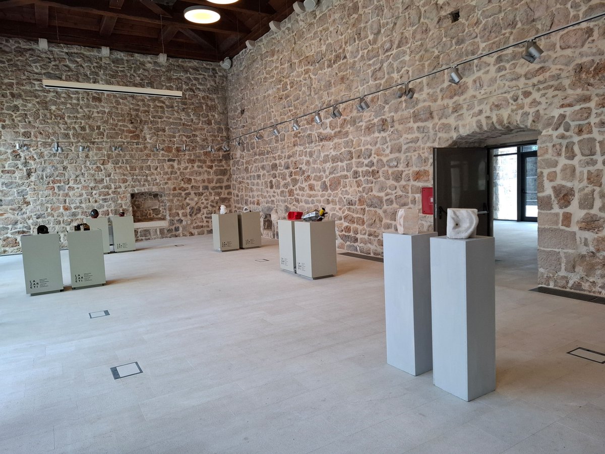 FSUBeograd's tweet image. Ivan Bon’s “Touch of Sound” at Lazareti Gallery featured 12 tactile sound sculptures for visually impaired audiences. EU-funded. 

Samostalna izložba Ivana Bona „Dodir zvuka“ u Lazaretima: 12 taktilnih zvučnih skulptura za slabovidne. Financirala EU. #multisensoryart #euproject