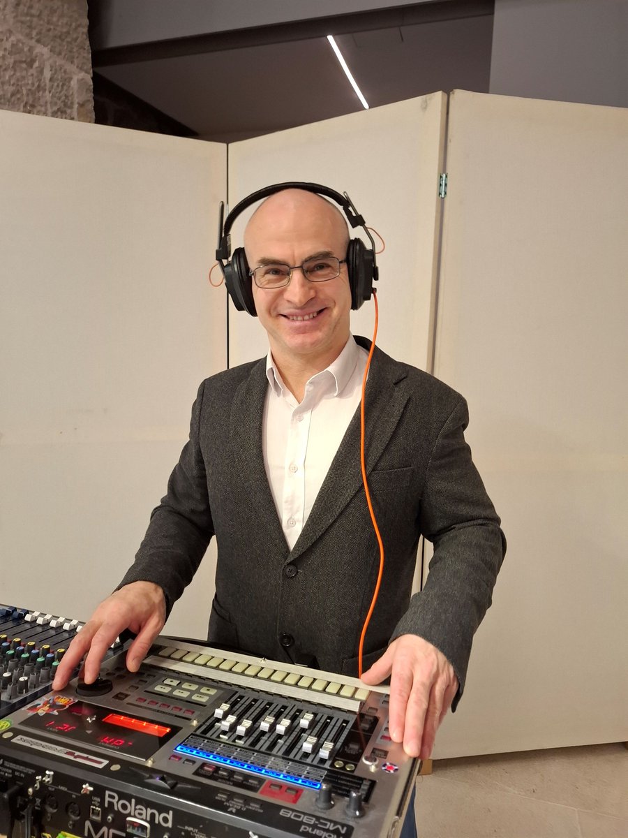 FSUBeograd's tweet image. Ivan Bon’s “Touch of Sound” at Lazareti Gallery featured 12 tactile sound sculptures for visually impaired audiences. EU-funded. 

Samostalna izložba Ivana Bona „Dodir zvuka“ u Lazaretima: 12 taktilnih zvučnih skulptura za slabovidne. Financirala EU. #multisensoryart #euproject