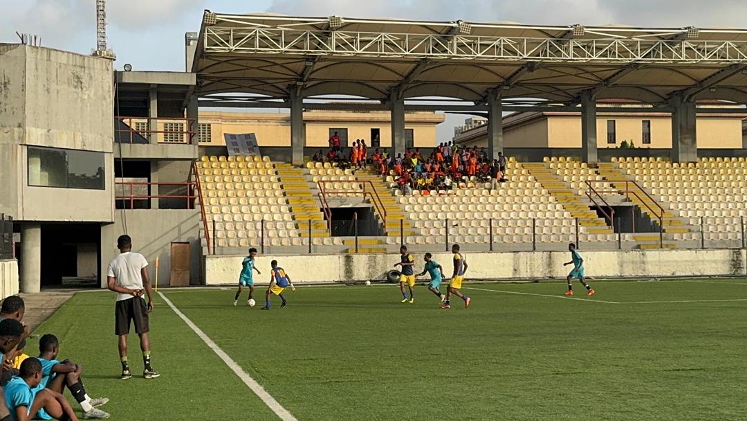 FcMiddlewell's tweet photo. Scouting Program!

We avoided a red card and didn't lose on the pitch.

We say #NotoRamontada

#fcmiddlewell #football #lagosiangiants #sport https://t.co/dpzxf7zLPd