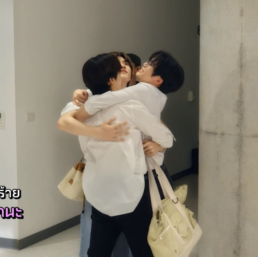 esjei ✨ tweet media