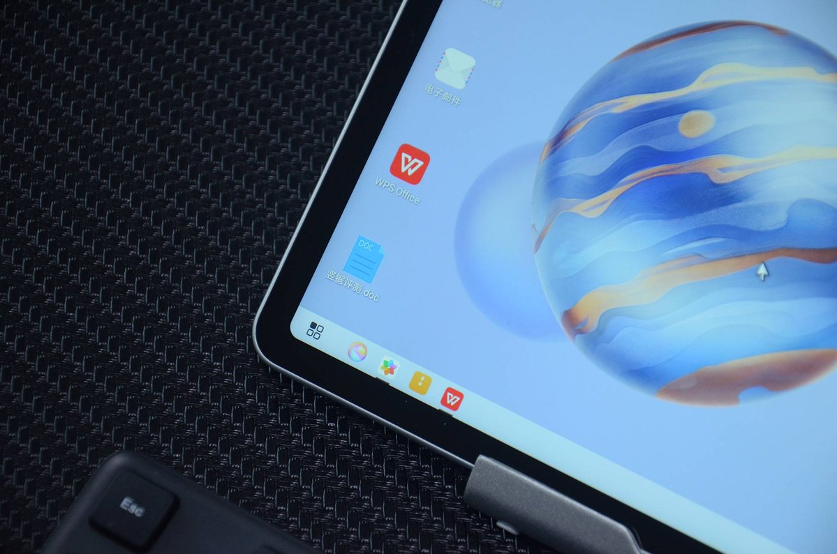 Eric Berens tweet media