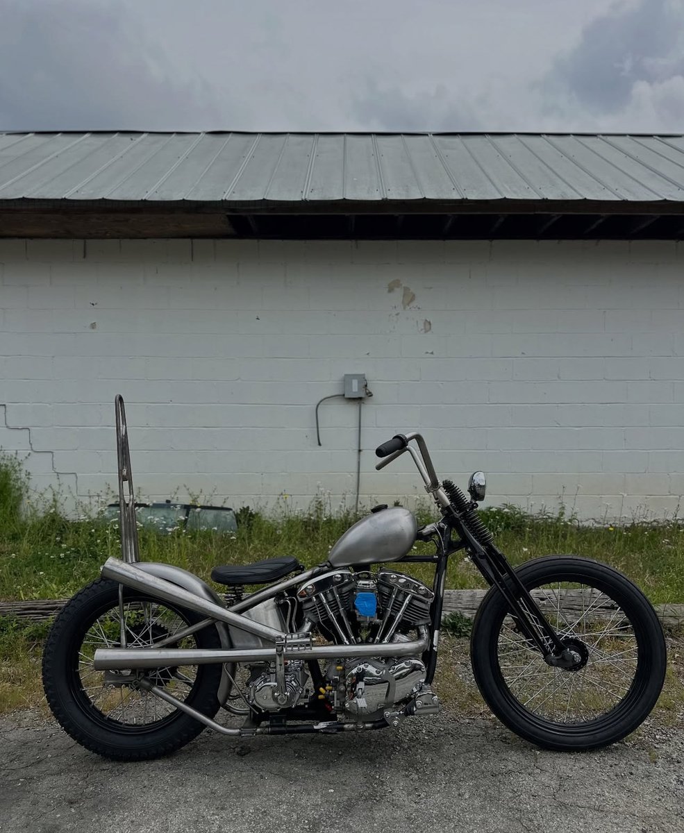 Lowbrow Customs tweet media