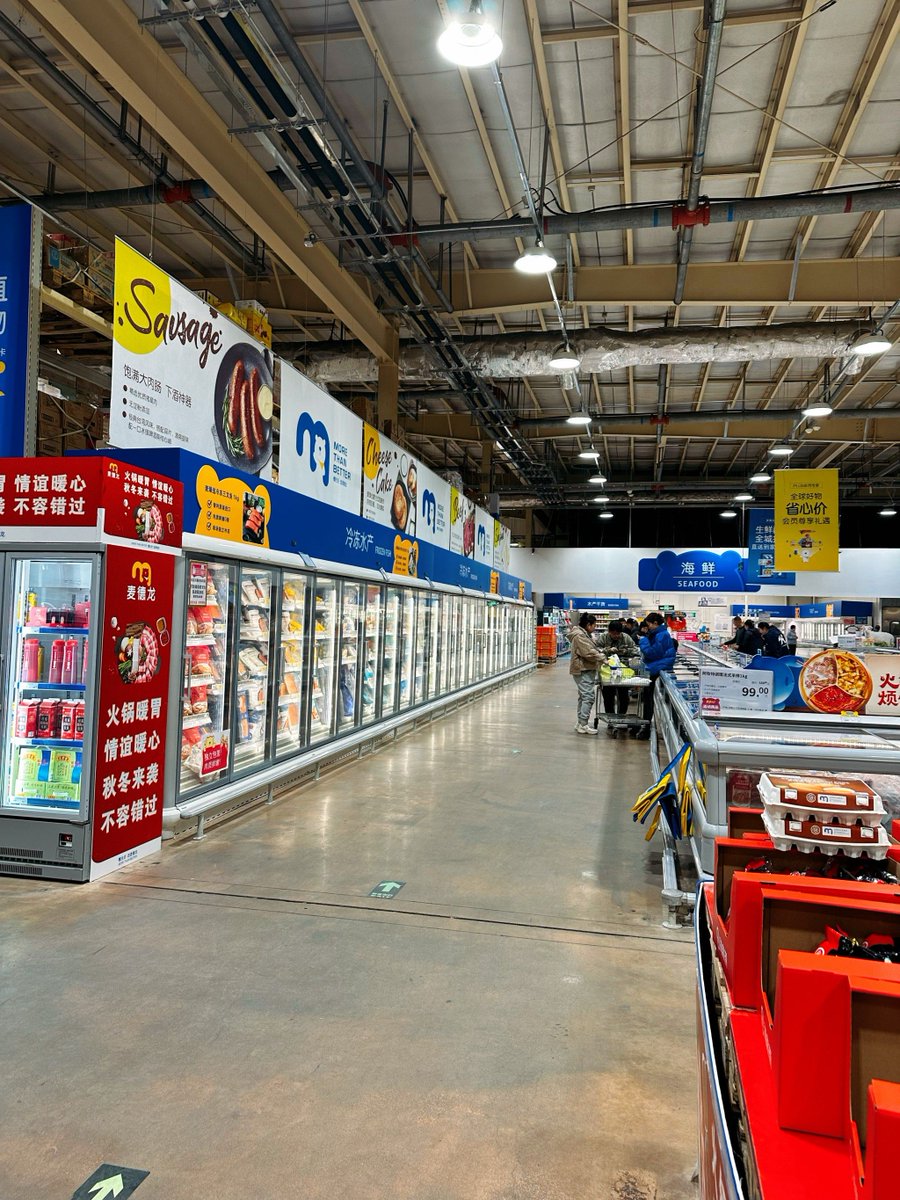 HABBOKINGPOLICE's tweet photo. Convenience Store Restock Alert!  Fresh snacks (chips, granola bars), dairy (yogurt, milk), and daily essentials (toothpaste, batteries) now in stock! Grab your favorites—stock up for busy days.    [Store Name] |  Open 24/7 https://t.co/qDMeNmfXqW