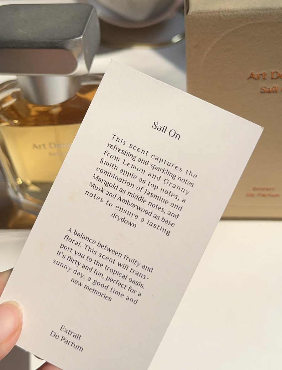 salah satu parfum citrus terenak yg aku punya dari brand lokal tapi masih jarang yg ngomongin, tipe wangi fresh fruity floral yg cocok buat dipake panas panasan bahkan kalo keringetan wanginya makin enak?! ✋🏻🍋🍏🪷