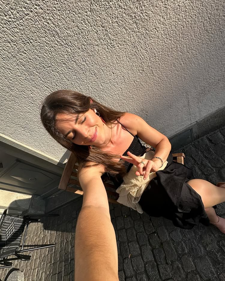 𝑅𝑒𝑖𝑛𝑒 𝑆𝑎𝑟𝑎 🦋 tweet media