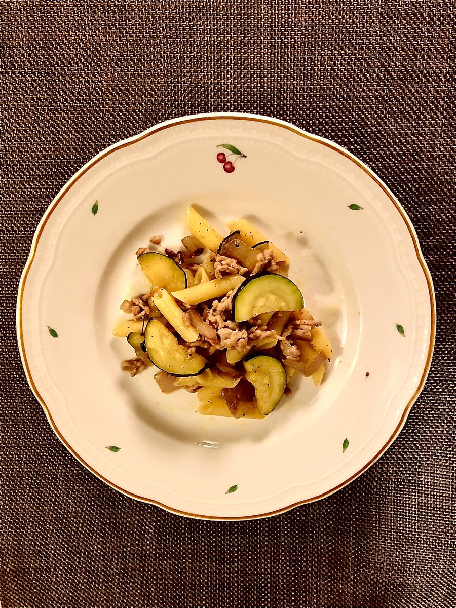 好日画報 tweet media