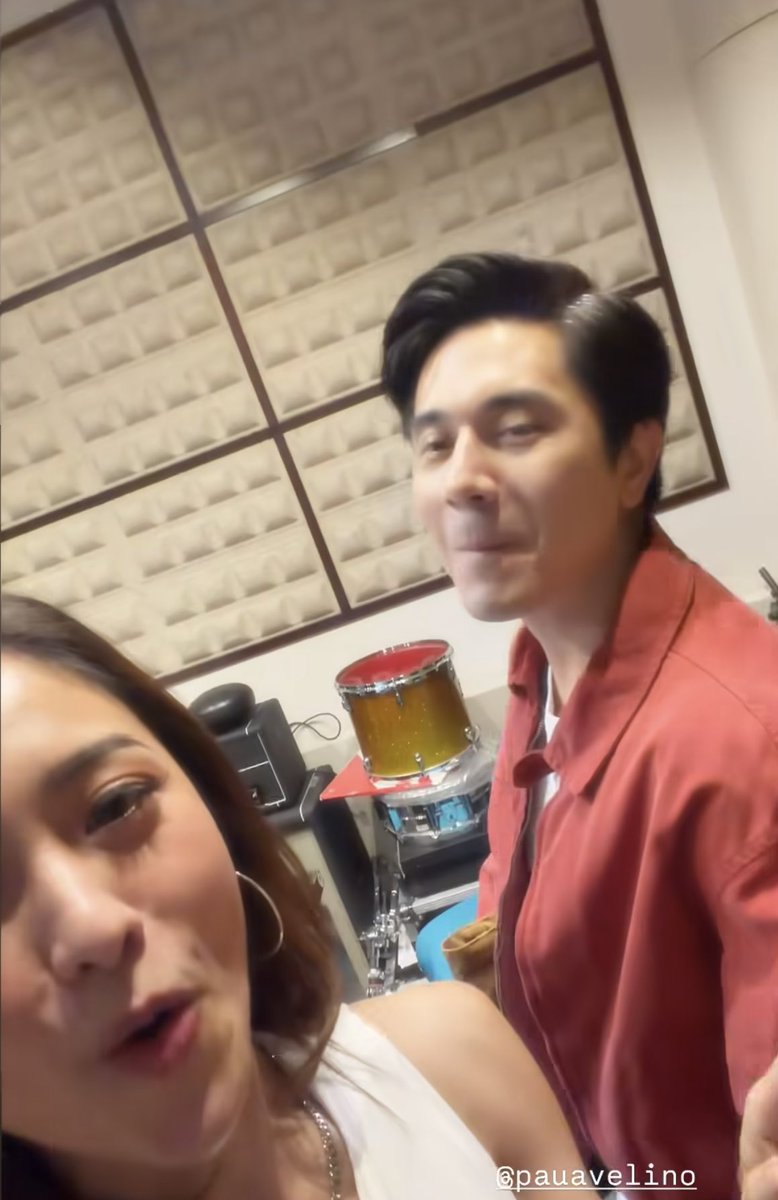 SUNxTEA's tweet image. Kimmy bat prang conscious/shy ata si Pau😂 Kita mo sayo nnmn nakatingin🤭

Hi sainyo👋🏻 @prinsesachinita #Paulo