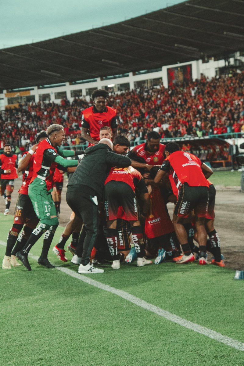 DCuencaOficial's tweet photo. Bom dia para a melhor torcida do mundo🦁

#VamosCUENCA 🔴⚫️ https://t.co/IBSCUIwPFG