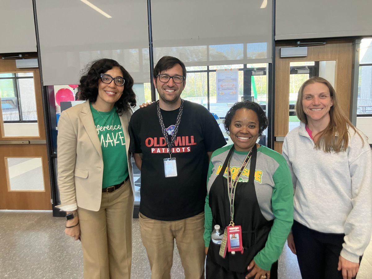 AACPSComSchools's tweet photo. Old Mill Network Family Financial Literacy Night was an incredible event! Families explored financial institutions, engaged in hands-on math activities, enjoyed interactive games, and experienced so much more. @AACountySchools #BelongGrowSucceed #AACPSCommunitySchools https://t.co/LHovntmFEz