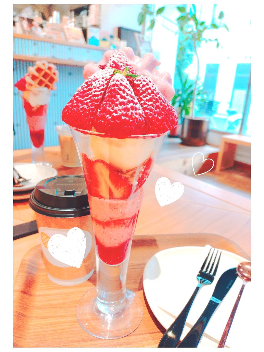 歌音ちゃんとお茶して来ました🫖苺とワッフルのパフェおいしかった🍓🧇✨️
#twstぬい撮り部
