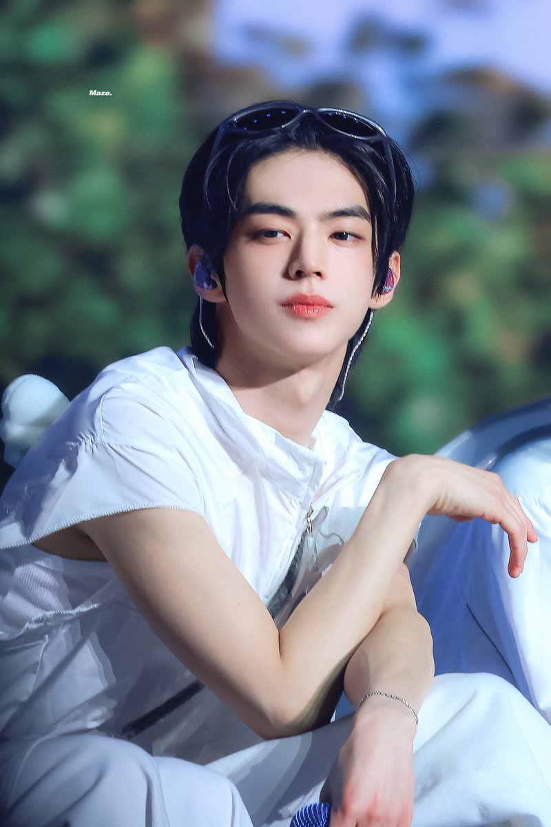 𝙈𝙖𝙯𝙚. tweet media