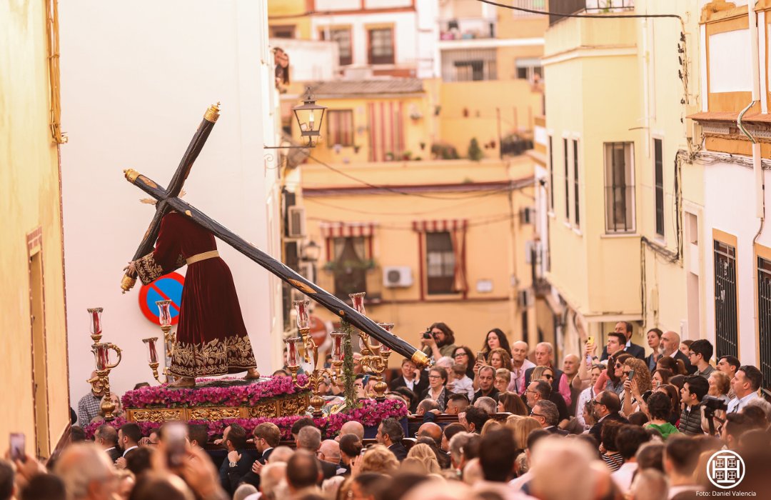 jesusdealcala's tweet photo. 𝐔𝐧 𝐚ñ𝐨 𝐝𝐞𝐥 𝐕í𝐚 𝐂𝐫𝐮𝐜𝐢𝐬...

Cuando Jesús camina, Alcalá camina con Él

Crónica de aquella tarde de primavera:
https://t.co/MdNyGiabYS

#jesúsdealcalá https://t.co/XkJ6ya07LN