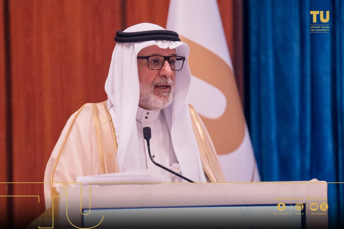 TaifUniversity's tweet photo. أقامت #جامعة_الطائف حفل تكريم شركاء الأثر ضمن فعاليات اليوم السعودي للمسؤولية الاجتماعية؛ بحضور عدد من مديري الجهات الحكومية ووجهاء محافظة الطائف ، إلى جانب نخبة من شركاء النجاح من منشآت القطاع الخاص والقطاع الغير ربحي.

ويجسّد هذا التكريم تقدير الجامعة العميق لإسهاماتهم النوعية ومبادراتهم المجتمعية الرائدة وما قدّموه من عطاء ممتد أسهم في تمكين مبادرات الجامعة وتعزيز أثرها المجتمعي ، وترسيخ ثقافة المسؤولية الاجتماعية كشراكة فاعلة تُسهم في تنمية محافظة الطائف والارتقاء بجودة الحياة فيها انسجاماً مع مستهدفات رؤية المملكة 2030.

حيث كرّم سعادة رئيسها أ.د. يوسف بن عبده عسيري شركاء الأثر؛ بحضور سعادة وكيل الجامعة للدراسات العليا والبحث العلمي أ.د. خالد بن عبدالله السواط ، وعدد من القيادات والوجهاء ، كما شمل التكريم عدداً من الكليات والعمادات والإدارات المساندة تقديراً لجهودها وإسهاماتها في دعم برامج الجامعة وتعزيز أثرها المجتمعي.
