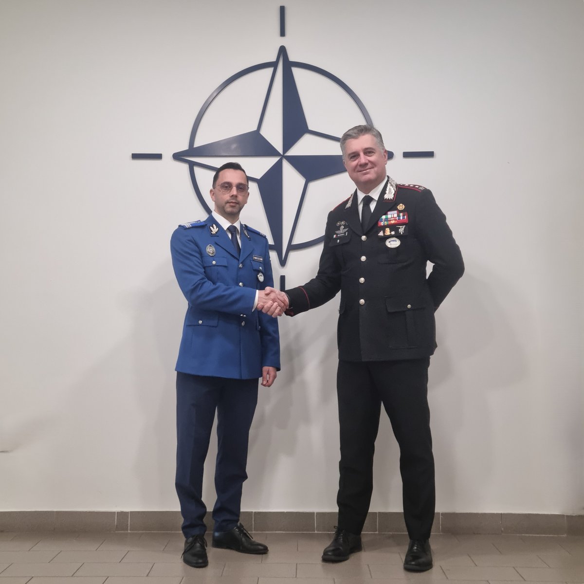 NSPCOE's tweet image. 🎉Thrilled to welcome our new 🇷🇴Lessons Learned Branch Head, Col. Georgian Dragoş Enache from @JandarmeriaRo ! 🎉
With 5 ⭐️⭐️⭐️ Full Colonels on board, #NSPCOE is ready for whatever comes next. 🫡
No challenge is too big ... bring it on! 💪
#WeAreNATO #StrongerTogether