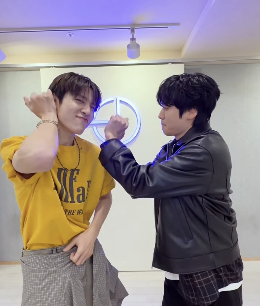 니에루 왜케 신남ㅋㅋㅋㅋ 기여우