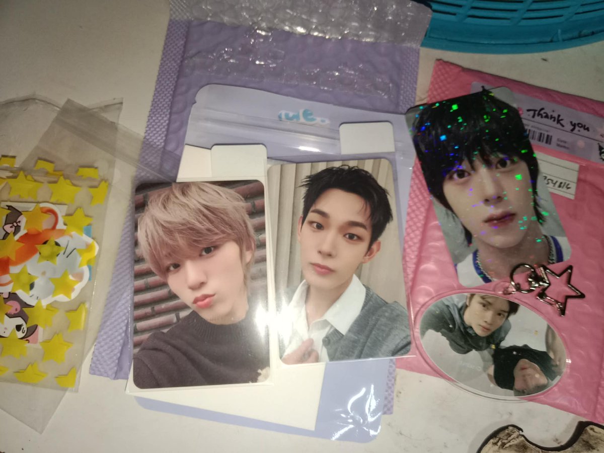 punonghinagpis's tweet photo. Pogi's are here!! Thank you @silveroncarts!!!thank you din sa cutie freebies 🥰
#silversproofs https://t.co/AMmJokAplV