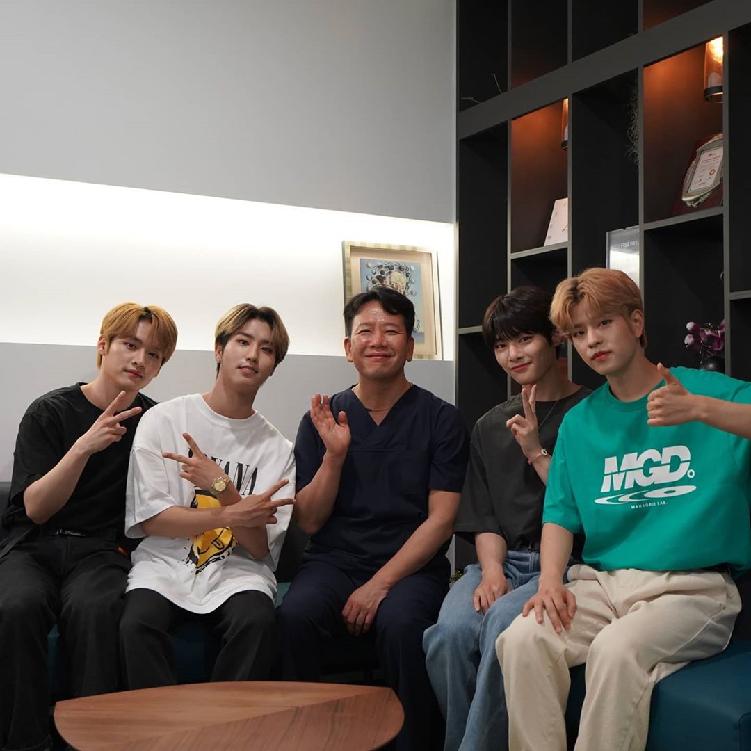 lena ✰ tweet media