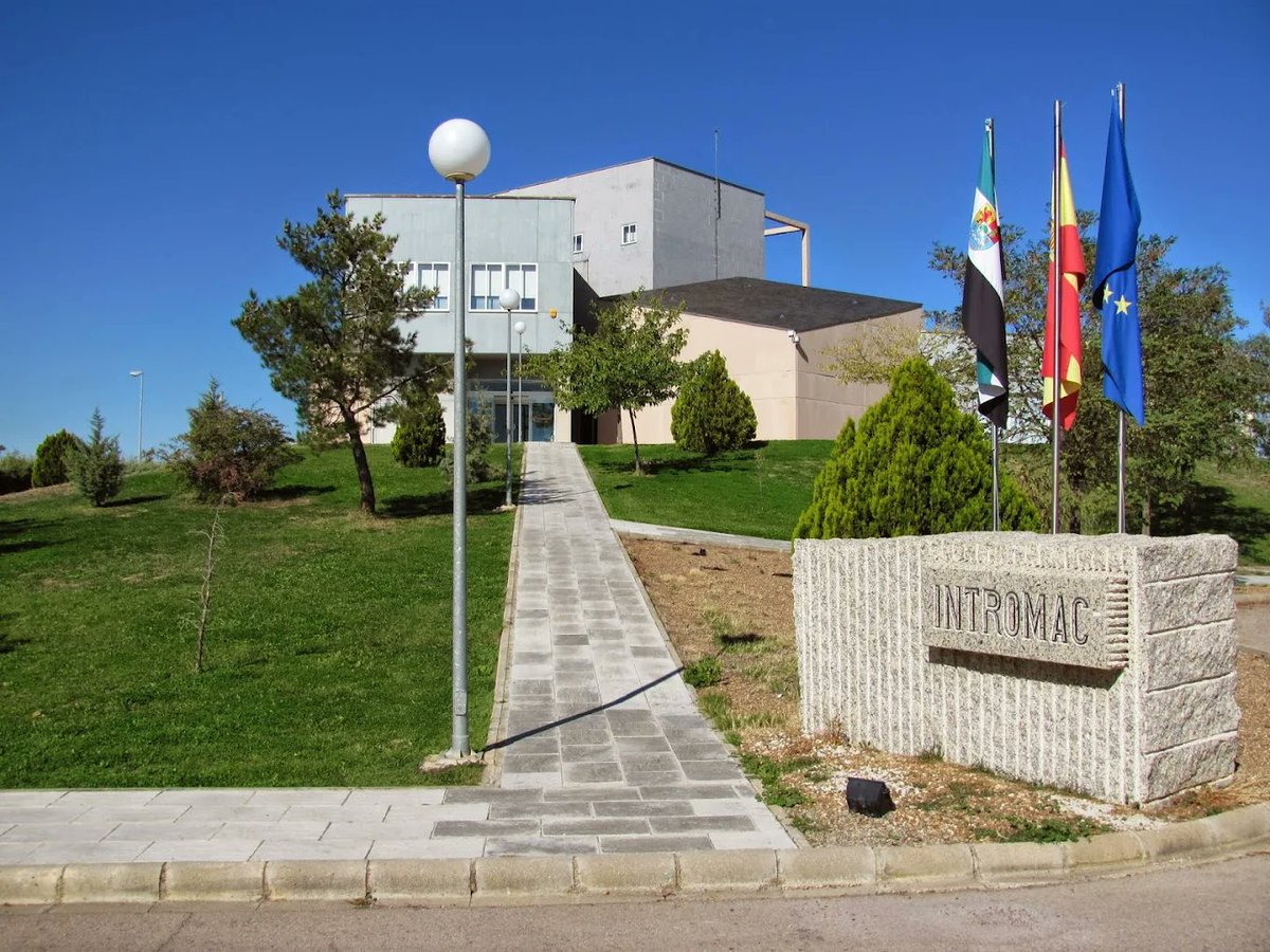 BioScool_'s tweet photo. 🤝 Conoce a los socios

El proyecto está liderado por @INTROMAC, un centro público de investigación con sede en Cáceres y una sólida trayectoria en innovación aplicada al sector de la construcción.

Su papel será clave en el desarrollo y validación de soluciones técnicas. https://t.co/zCerHv9TJj