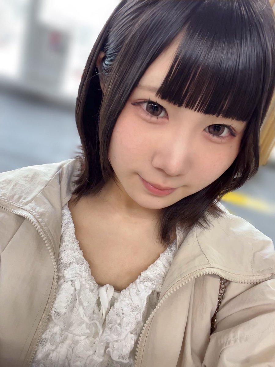 LP研修生 ゆり tweet media