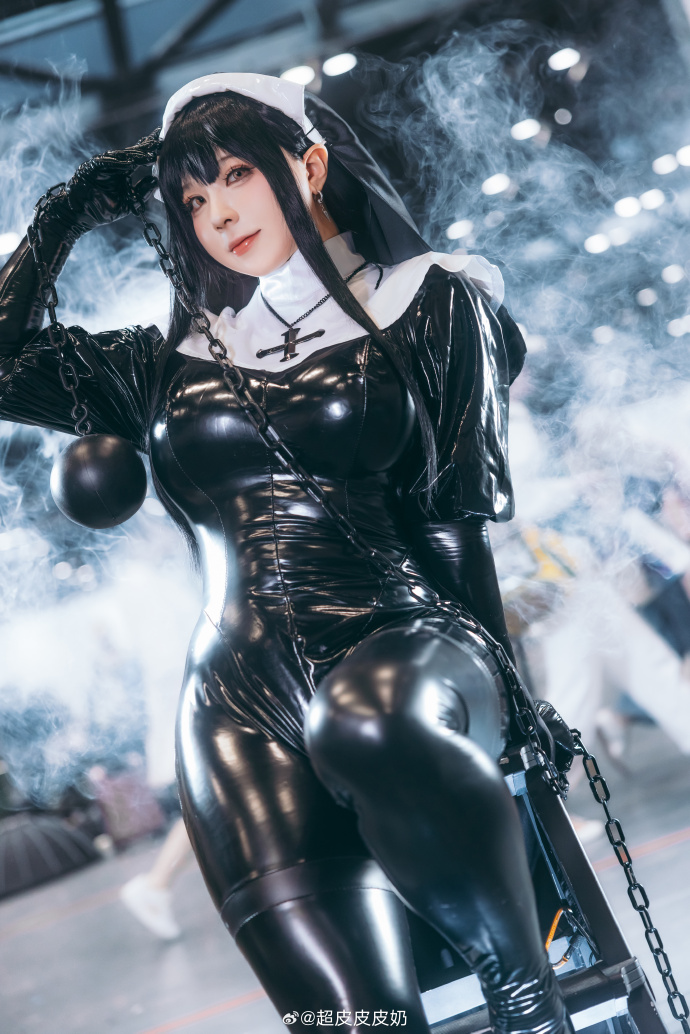 AymenMoutawa's tweet photo. Day 2 at [漫展名，如Comic Con Shanghai]  Cosplay dreams, merch hauls, and new fandom friends—this is why we live for cons!  #AnimeExpo #CosplayLife #FandomVibes https://t.co/Id1UvVZnxx