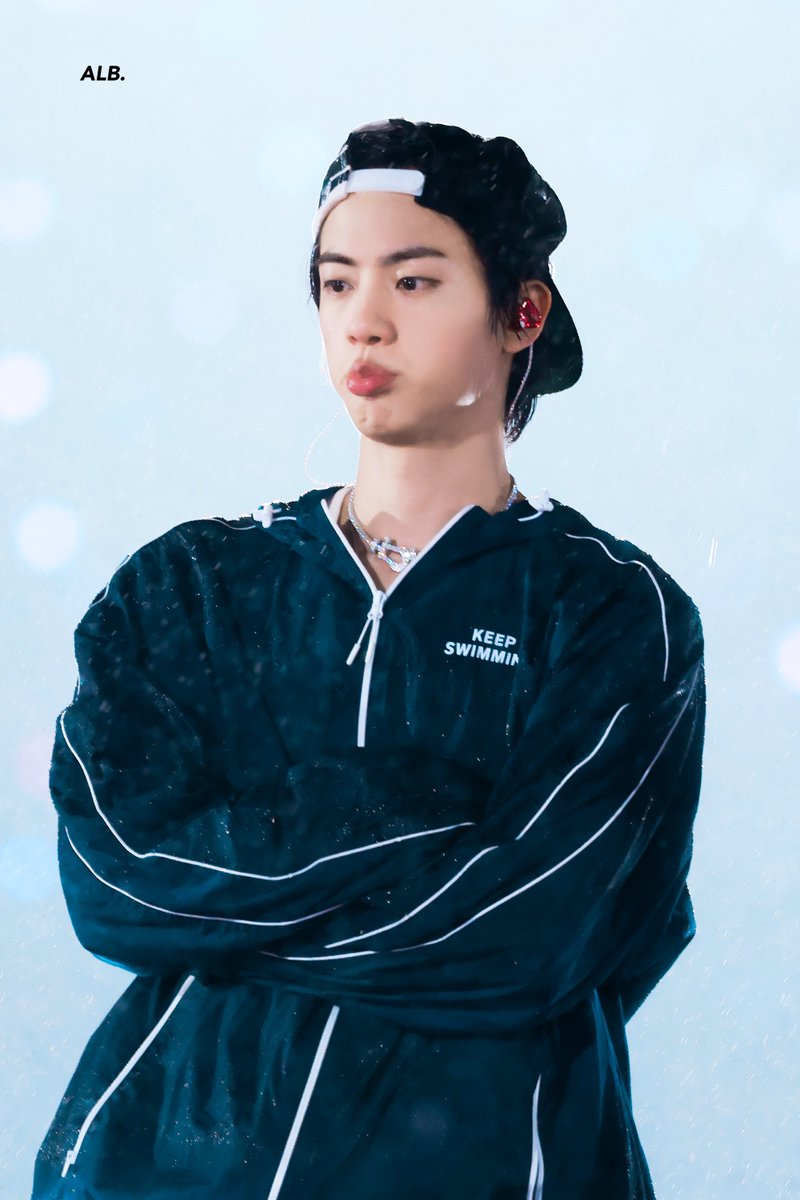 A LITTLE BRAVER 🐬 tweet media