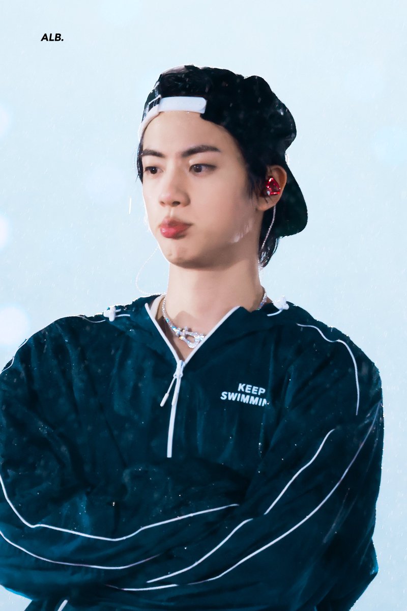 A LITTLE BRAVER 🐬 tweet media