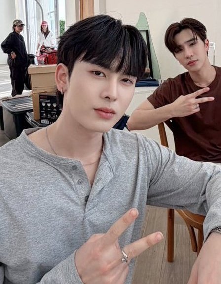 illele ⛅ tweet media