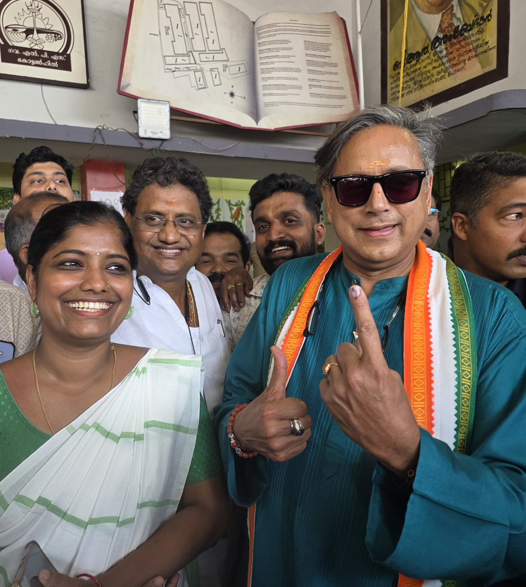 Shashi Tharoor tweet media