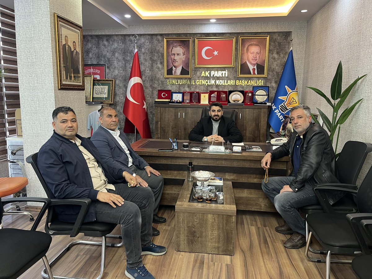 Ak Parti Eyyübiye İlçe Başkan Yardımcısı <a href="/NecmiKandis1/">NECMEDDİN ŞEYHANLI</a>’i Ve Kıymetli Büyüklerimi il başkanlığımızda ağırladık.

Nazik ziyaretleri için teşekkür ediyorum.

<a href="/furkankucukk_/">Furkan KÜÇÜK</a> <a href="/avyusufibis/">Yusuf İBİŞ</a> 
<a href="/milhamigunbegi/">M.İlhami GÜNBEGİ</a> <a href="/AKGenclikGM/">AK Gençlik</a> 
<a href="/akgencliksurfa/">AK Gençlik Şanlıurfa</a>