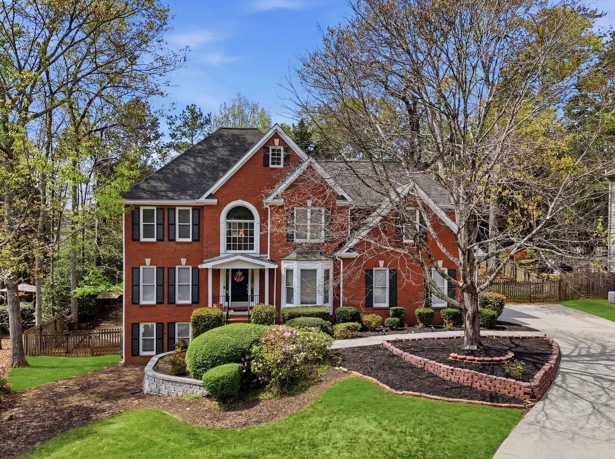Living_StoneP's tweet photo. Great New Listing in Suwanee/N. Gwinnett Schools. 6 Bedrooms/4 Baths, Fin. Basement in a Great Swim &amp; Tennis Community. Call us at (770-277-9978) to schedule an appointment to view this great property. Feel free to share with your friends &amp; family!!! https://t.co/6yFEU1Zbmf https://t.co/gP85v9CTJJ