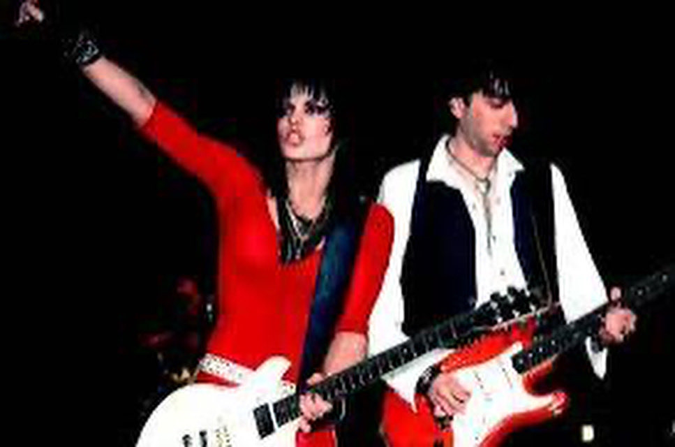 Beyond_The_Fame's tweet photo. .@rockhall of Famer @Byrdman20, former lead guitarist of @joanjett and the Blackhearts, returns to the annual @RockRoll4Kids benefit in Potomac, MD this Saturday to raise money for @TheChildrensInn. We spoke when he previously played the event in 2016. 
https://t.co/SRXDR4gZ1W https://t.co/mRQymDVjDx