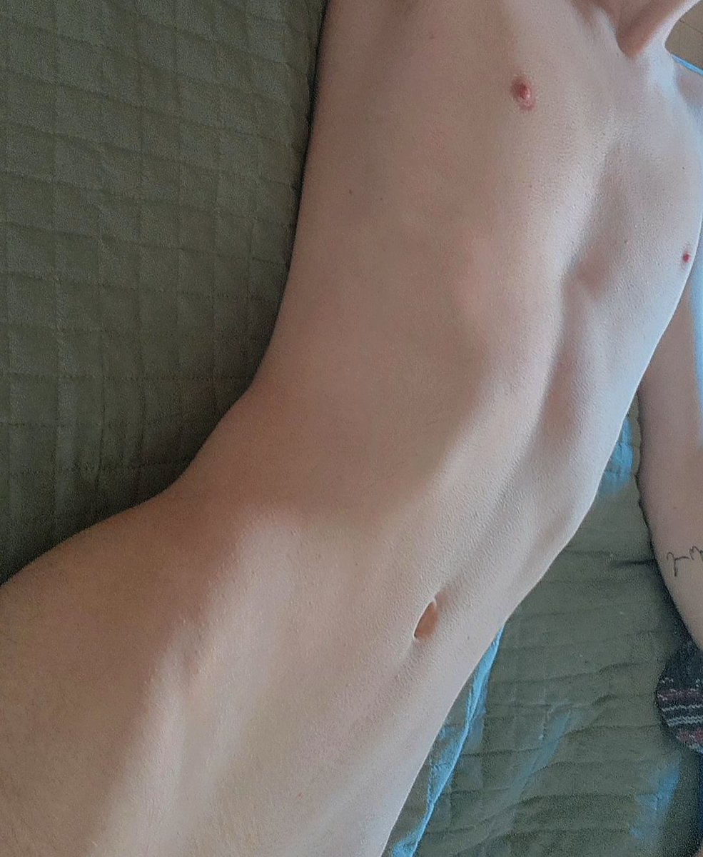 ✧ 𝒕𝒆𝒂 𝒃𝒐𝒚 ✧ tweet media