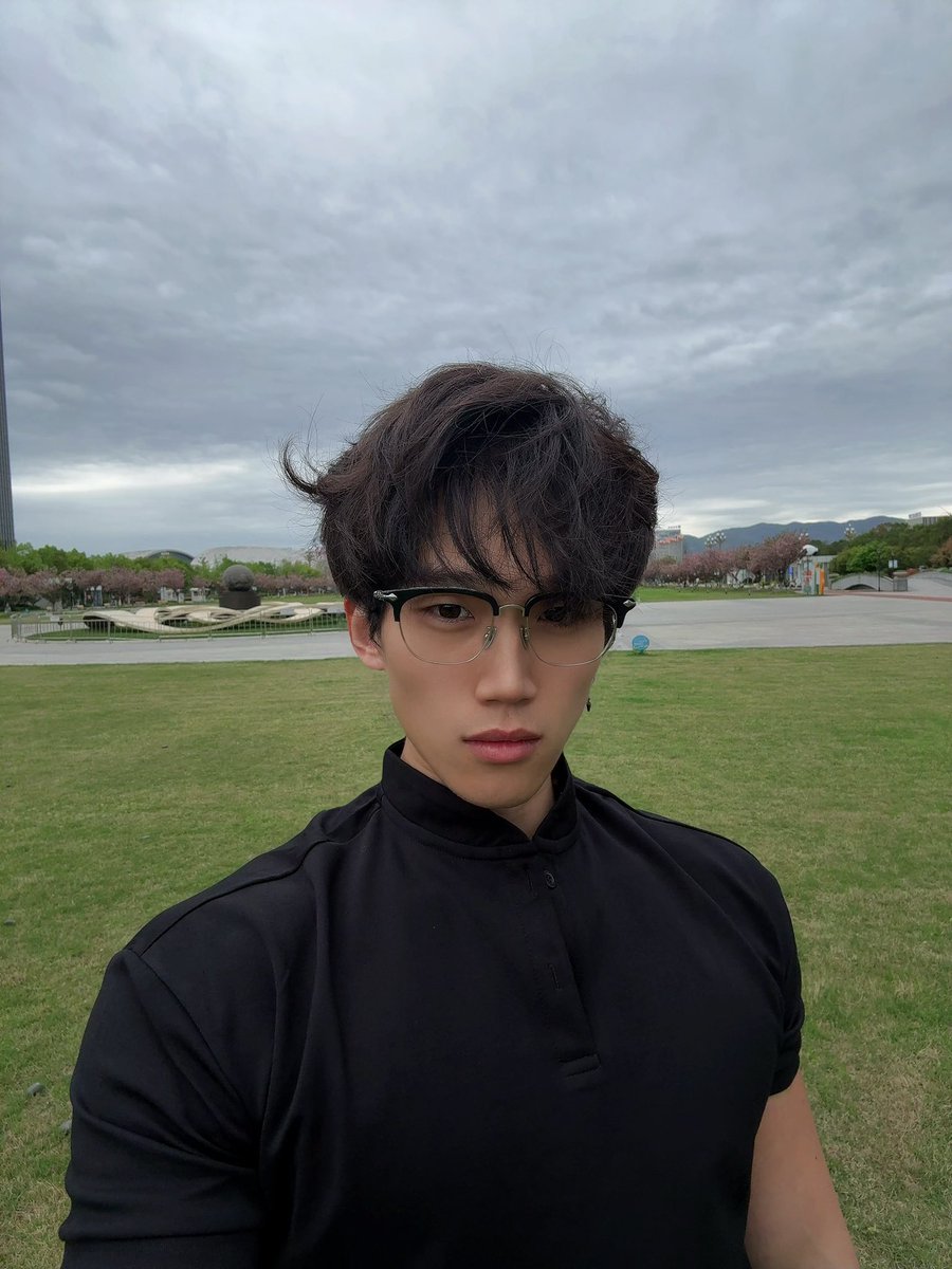 年轻的丈夫 tweet media