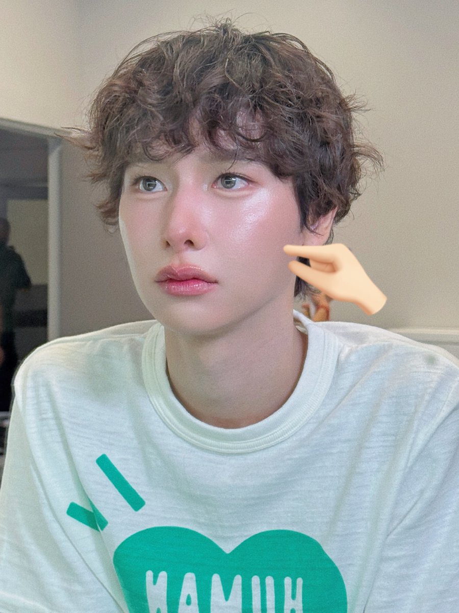 Modnidaa tweet media