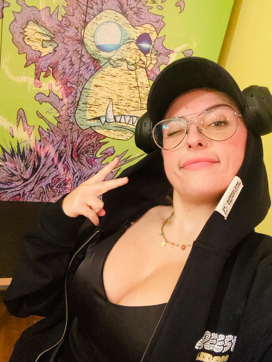 Soe 🇺🇸 👉🇪🇪👉🇮🇹👉🇫🇷👉🇨🇭👉🇭🇰👉🇻🇳 tweet media