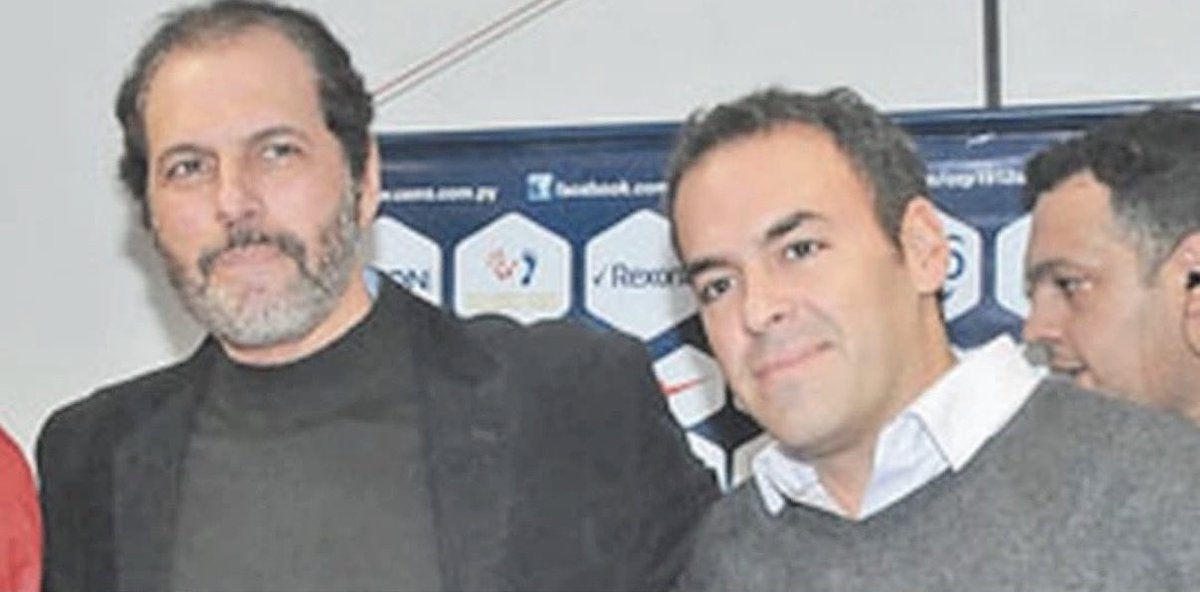 La demostración de que todo sigue igual, improvisar cada momento, poner DT en tiempos erróneos.

Ayer se demostró que Holan no sabía que 
- Velázquez no juega de lateral 
- Morel no juega de central 
- Torres por banda con mucho repliegue?
- Vegetti 80’ jugados con uno menos