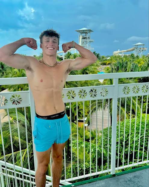 YOUR FAV GUYS tweet media